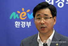환경부 녹조 제거에 모든 행정력 동원