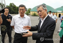 바이오가스 발전시설 찾은 문재인