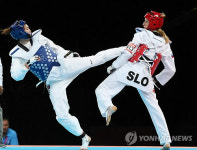 -올림픽- 축구 사상 첫 銅..태권도 황경선 金