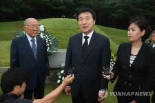 손학규, 백범 김구 선생 묘역 참배