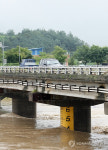 경기북부 집중호우..연천군 차탄교 수위 상승