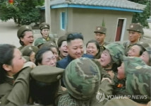 전방 군부대 찾은 김정은 중대장 어디 갔나?
