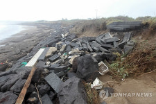 <태풍 볼라벤> 태풍에 유실된 호안