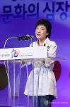 축사하는 박근혜 후보
