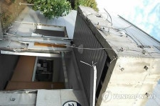 굴착기에 부서진 진주 상대지구대