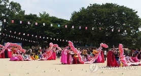 부채춤으로 하나 됐어요