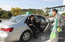 택시로 출근하는 최명희 강릉시장