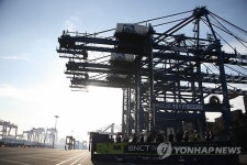 최첨단 부산신항컨테이너터미널 공식개장