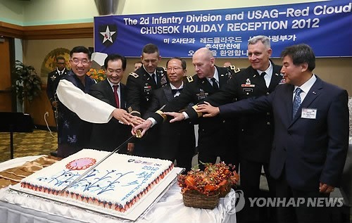 추석 연휴에 대통령과 여당 지도부 만찬 연기...민생대책 우선순위 강조.