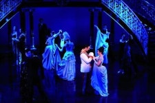 대작 뮤지컬 격돌하는 벅찬 연말