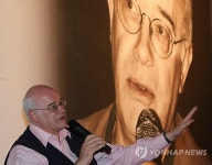 부산영화제 찾은 영화평론가 토니 레인즈