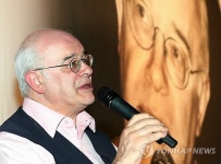 부산영화제 찾은 영화평론가 토니 레인즈