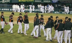 <2012 준PO>2연승