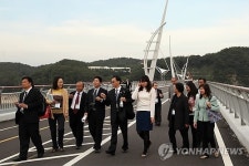 <4대강살리기사업> 세계기상기구 태풍위원회, 강천보 방문