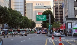 유동인구 48만 영등포역 횡단보도 설치 논란