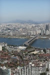 저 멀리 서울의 반대쪽 끝이 보여요!