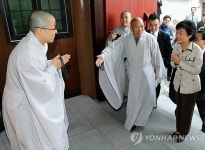 박근혜, 관음종 예방
