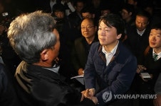 일용직 노동자 만난 안철수