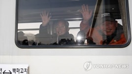 62년만에 복원 개통된 경원선 신탄리~백마고지 열차