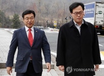 단일화 협상장 떠나는 윤호중, 김기식의원