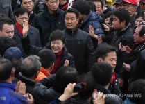 박근혜 온양온천역 앞 유세