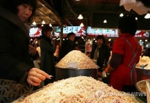 김장철 북적이는 소래포구 젓갈시장