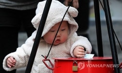 자선냄비 향한 따뜻한 손길