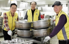 빛고을노인건강타운 자원봉사 3총사