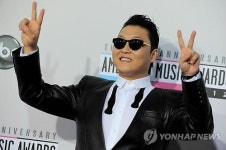 싸이 축하할 날의 연속..2월 남미행