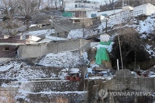 제설작업도 부익부 빈익빈…섬이 된 달동네