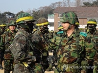 한국군 장교, 오바마 취임연회장에 `축하 인사