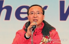 출정사하는 김용직 단장