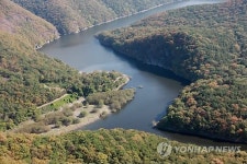 반구대암각화가 잠겨 있는 울산 사연댐