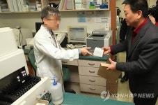 경찰, 불산 사망자 치료병원 압수수색…진료기록 확보