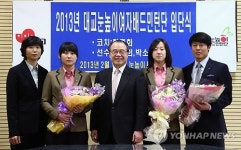 女배드민턴 유망주 이소희·박소영, 대교눈높이 입단