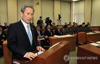 <北핵실험> 국회 보고하는 김관진 국방장관