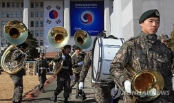 팡파르를 앞두고