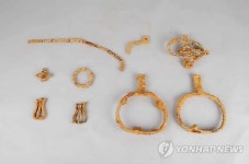 전북 장수서 대형 가야고분 발굴