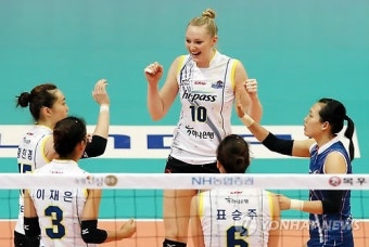 -프로배구- 도로공사, 흥국생명 꺾고 3위 복귀