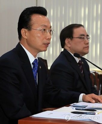 답변하는 통일부 차관과 외교통상부 차관
