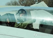 지휘비행하는 박신규 공군 작전사령관