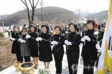 홍천서 고 박정렬 여사 추모공원 준공