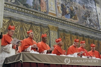 교황 선출 콘클라베 이틀째 투표 개시