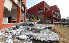 카사 델 아구아 철거, 제주도정의 폭거