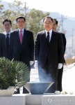 <鄭총리, 노무현 전 대통령 묘역 참배>(종합)