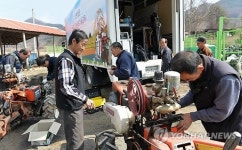 평창군의 찾아가는 농기계 순회 수리