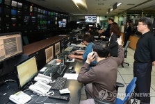 방송사 전산망 복구 지연..생방송 프로 직격탄