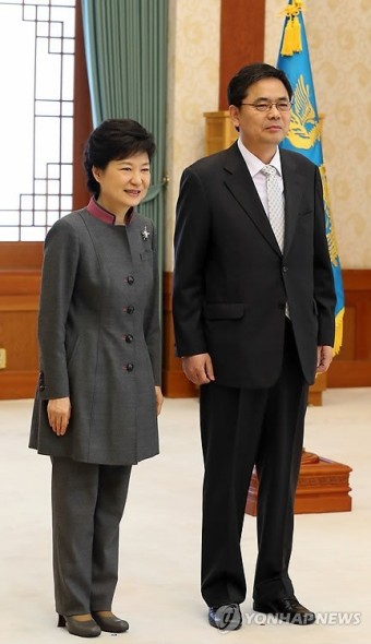 박 대통령과 곽상도 민정수석