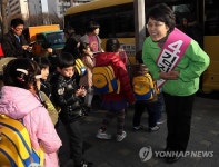 배꼽인사하는 김지선 후보