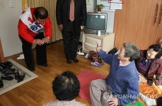 큰절하는 허준영 예비후보